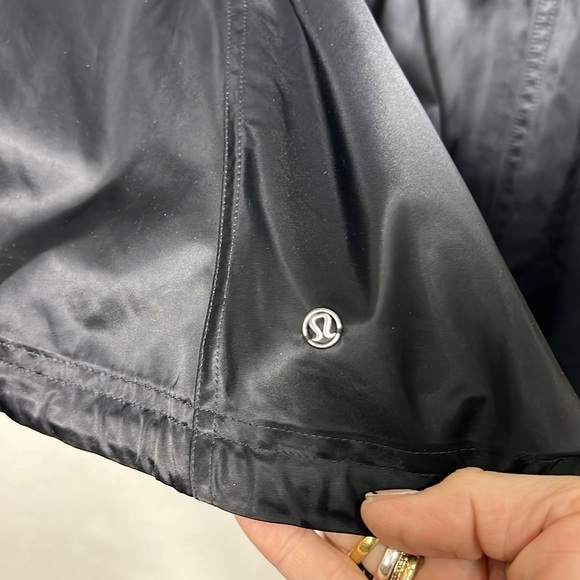 Lululemon Black Waterproof Poncho Cape in Size M/L - Picture 7 of 16